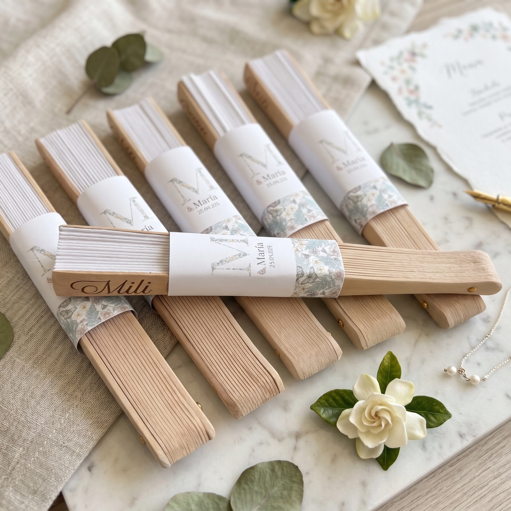 ABANICO 6 Abanico Personalizado de Madera y Tela para Bodas, Comuniones y Bautizos - Imagen 1